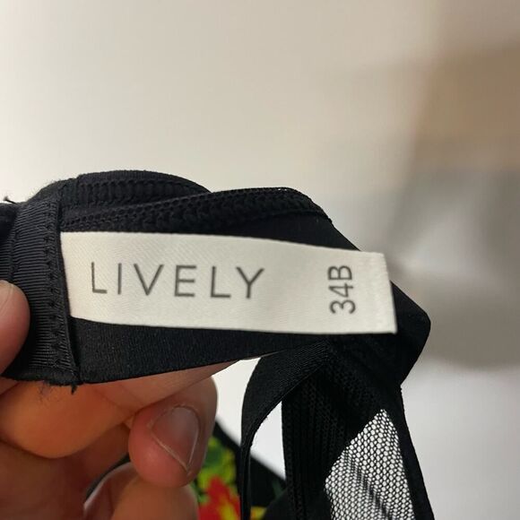 NEW LIVELY Bra 34B Black Floral Tropical Underwire Mesh Lined Padded Intimates - Picture 5 of 5